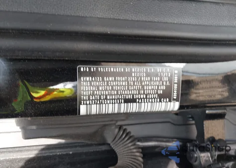 2013 Volkswagen Beetle 2.5L from USA, damaged, VIN 3VW5X7AT5DM805978